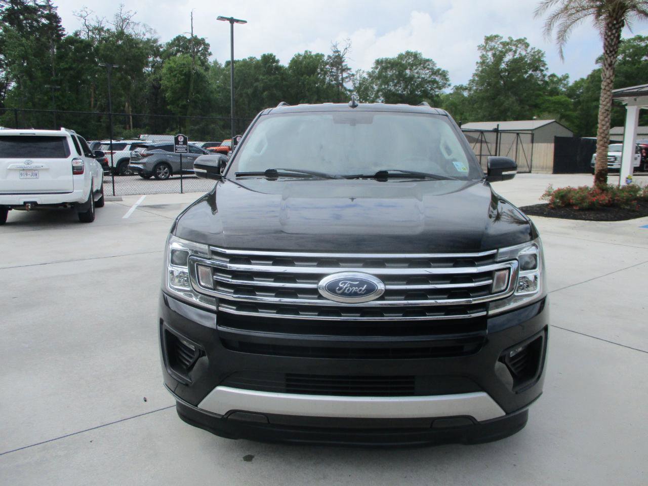 Used 2018 Ford Expedition Max XLT w/ Equipment Group 202A RWD image 22