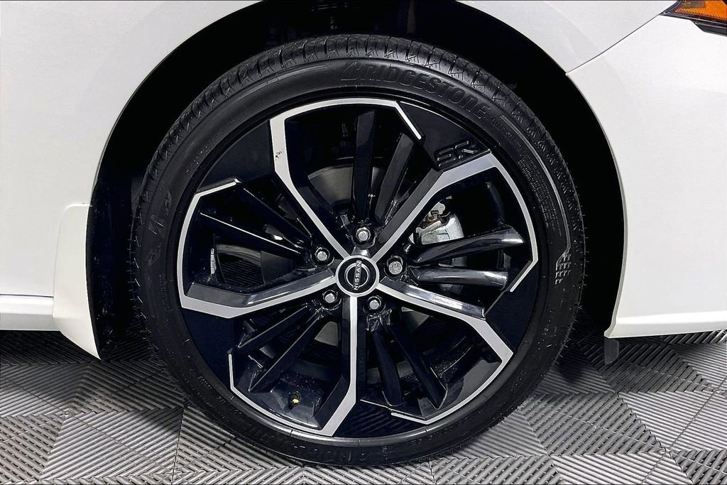 New 2026 Nissan Altima 2.5 SR AWD/4WD image 16