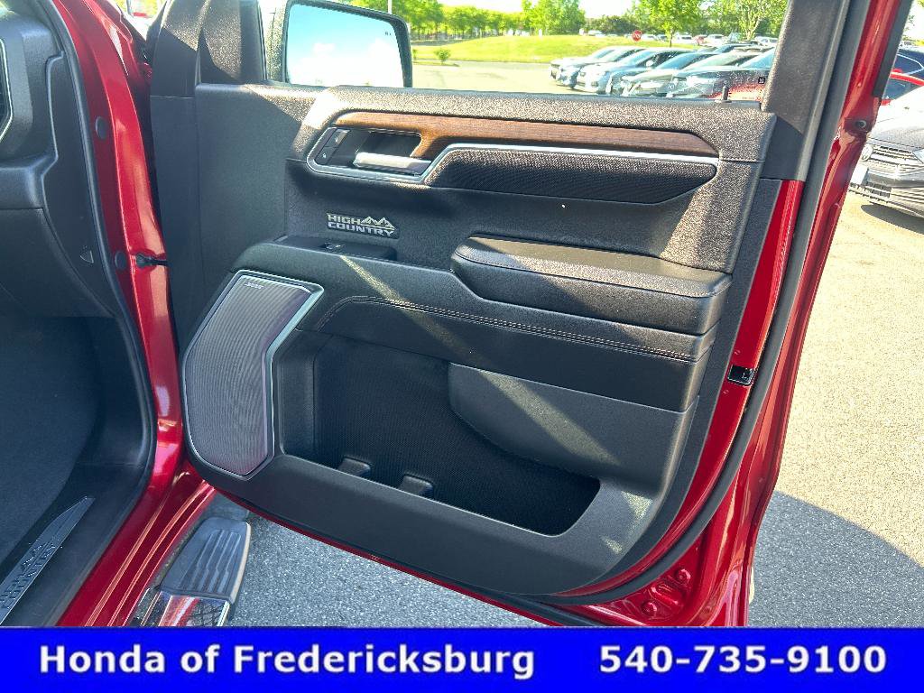 Used 2024 Chevrolet Silverado 1500 High Country w/ Technology Package AWD/4WD image 14