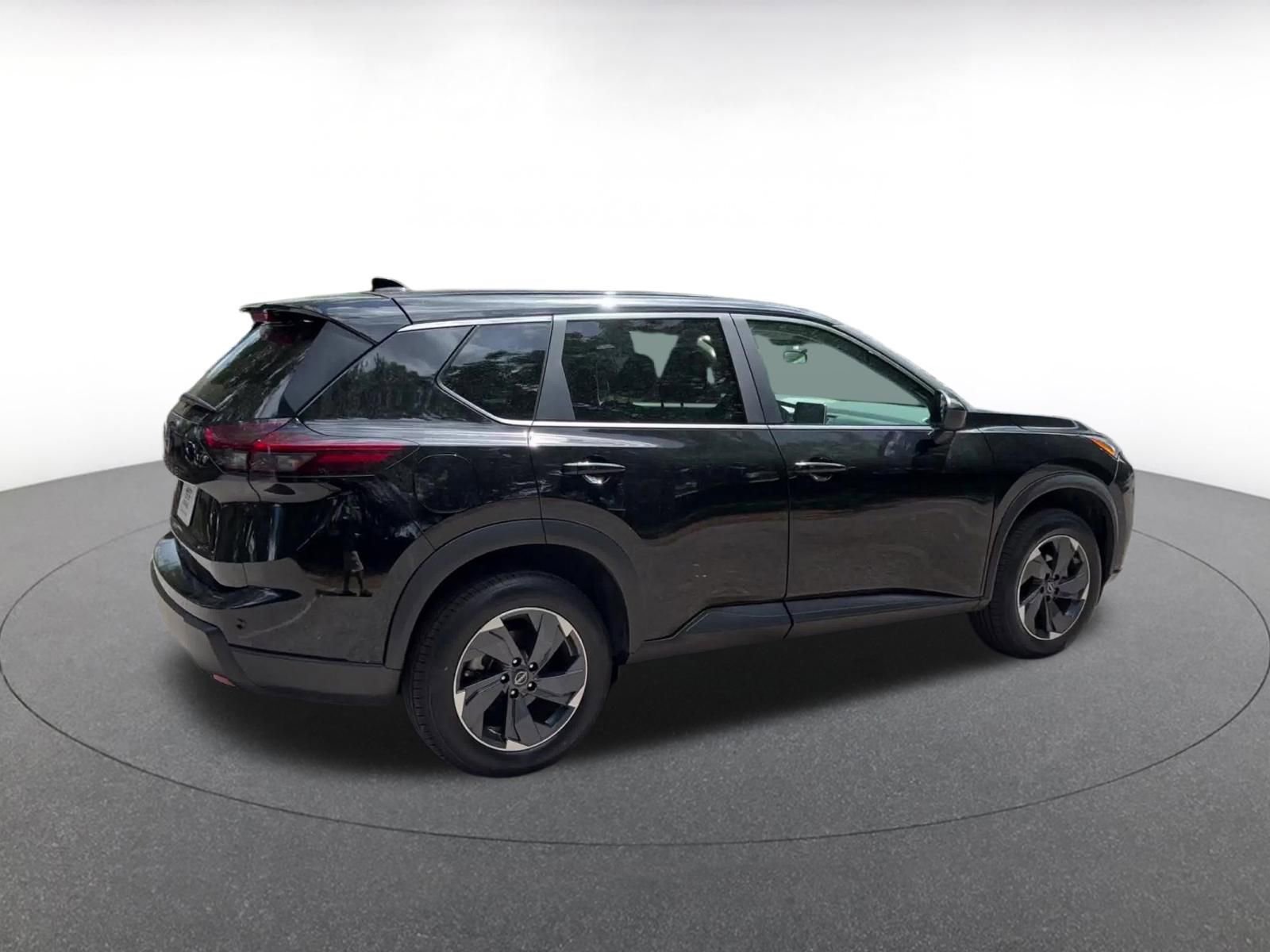 Used 2025 Nissan Rogue SV FWD image 15