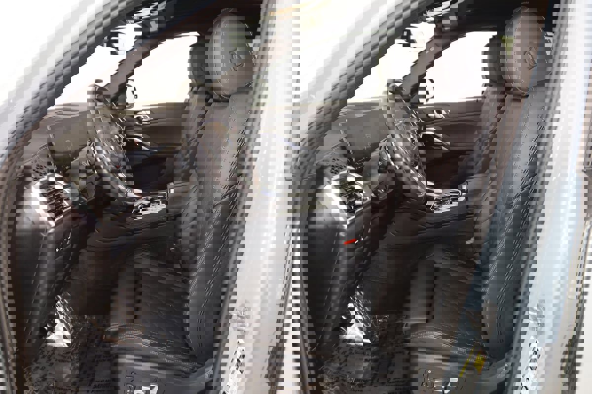 Used 2025 BMW X6 xDrive40i image 12