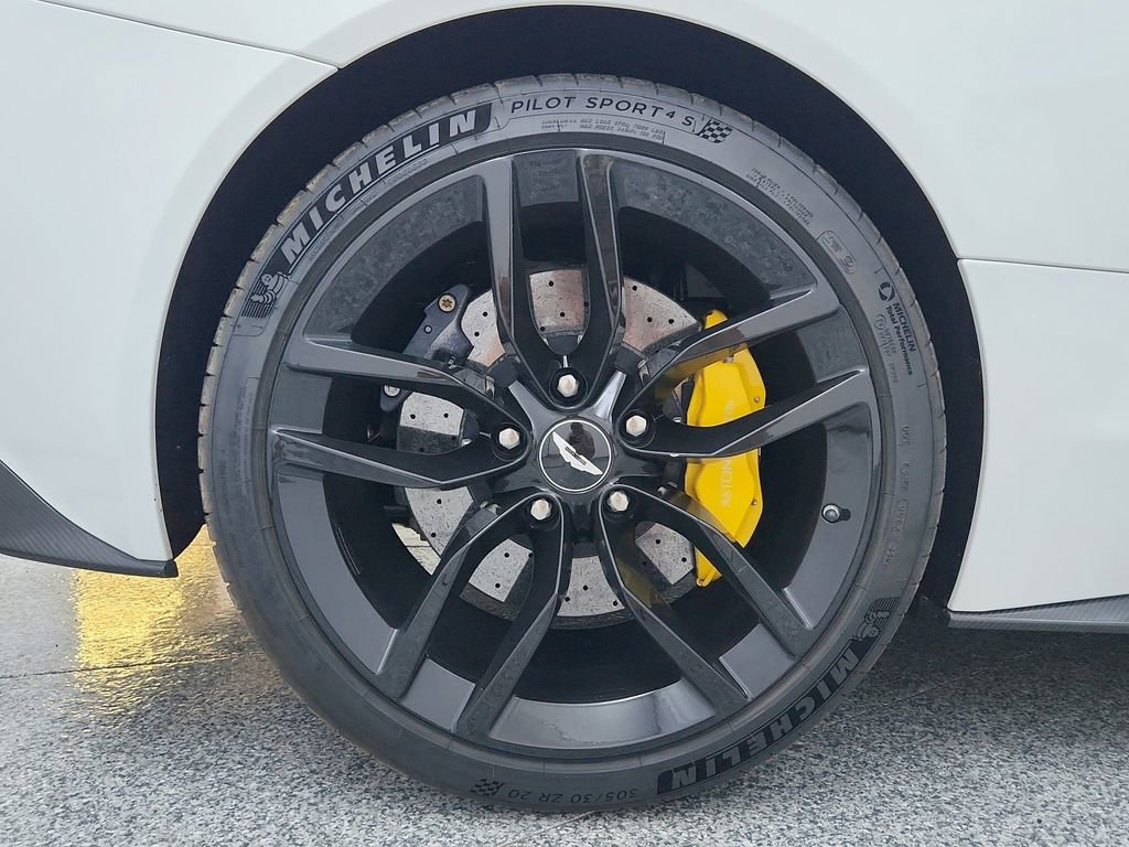 Used 2015 Aston Martin Vanquish Coupe image 57