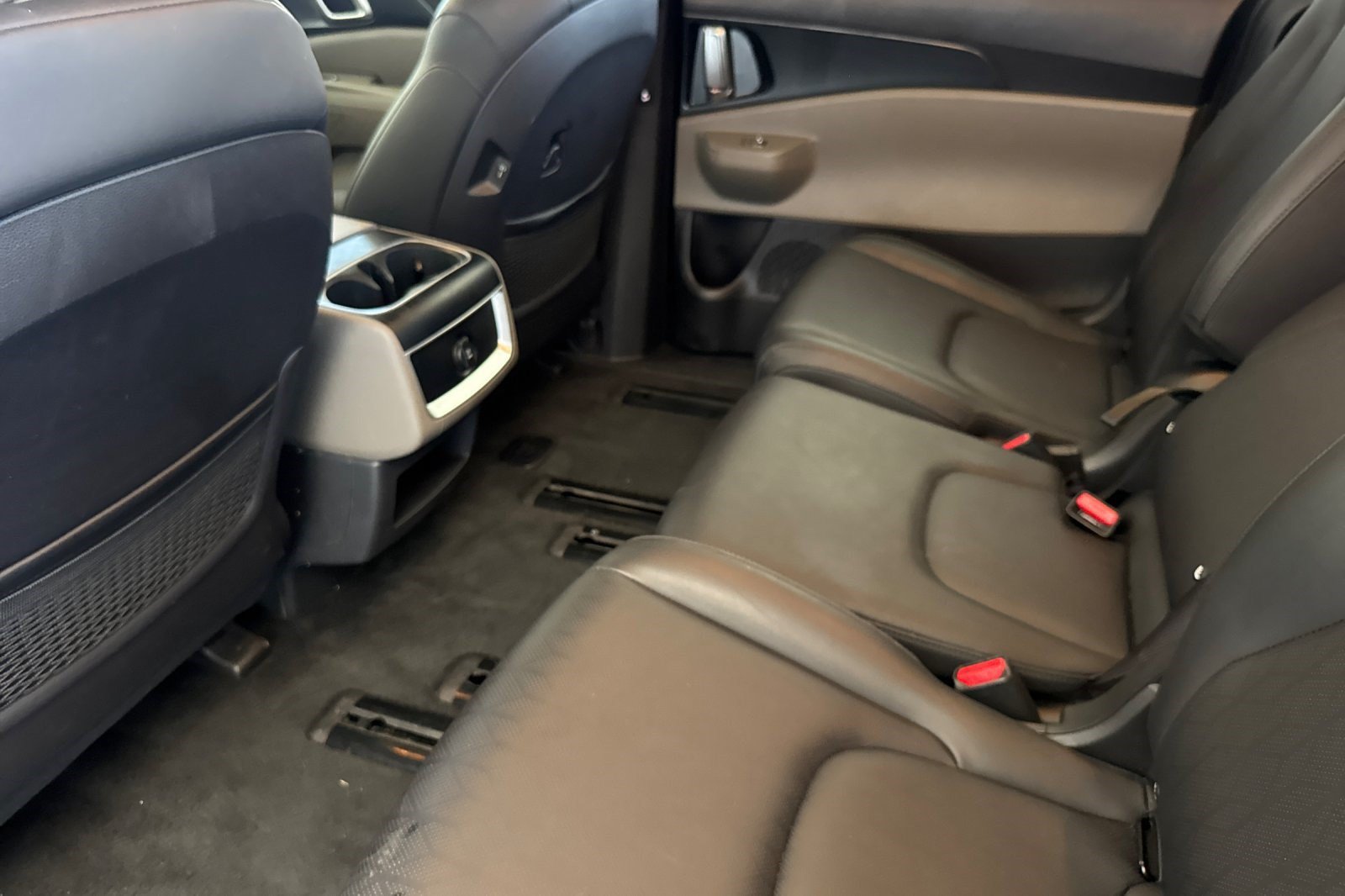 Used 2026 Kia Carnival FWD image 29