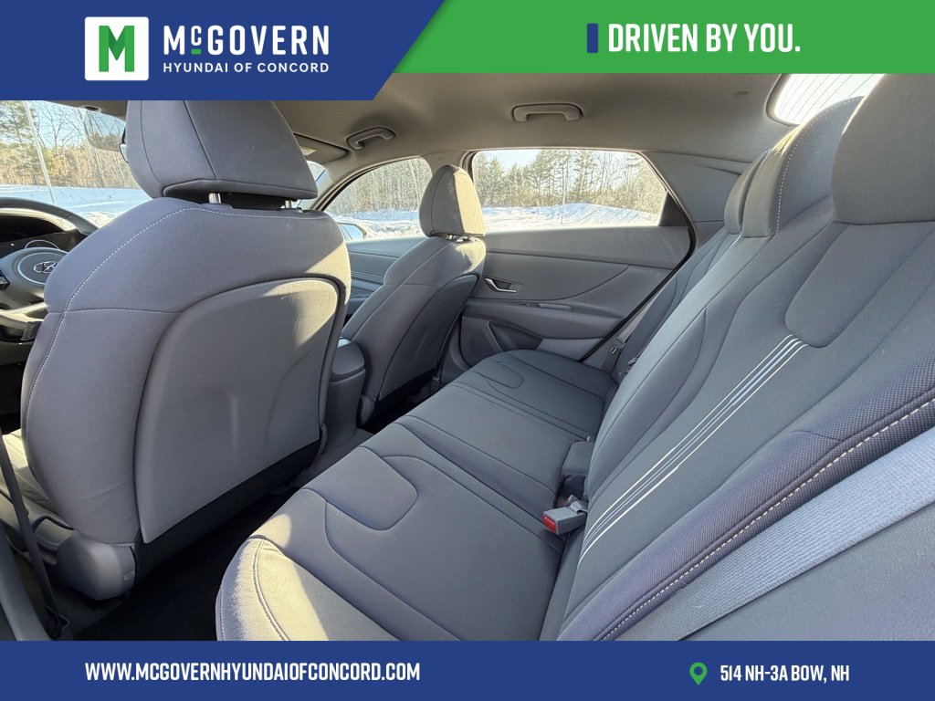 Used 2023 Hyundai Elantra SEL w/ Convenience Package image 12