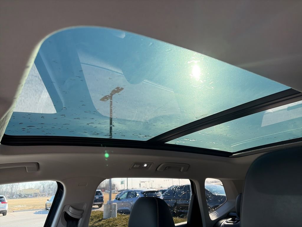 Used 2022 Volkswagen Taos SEL image 27