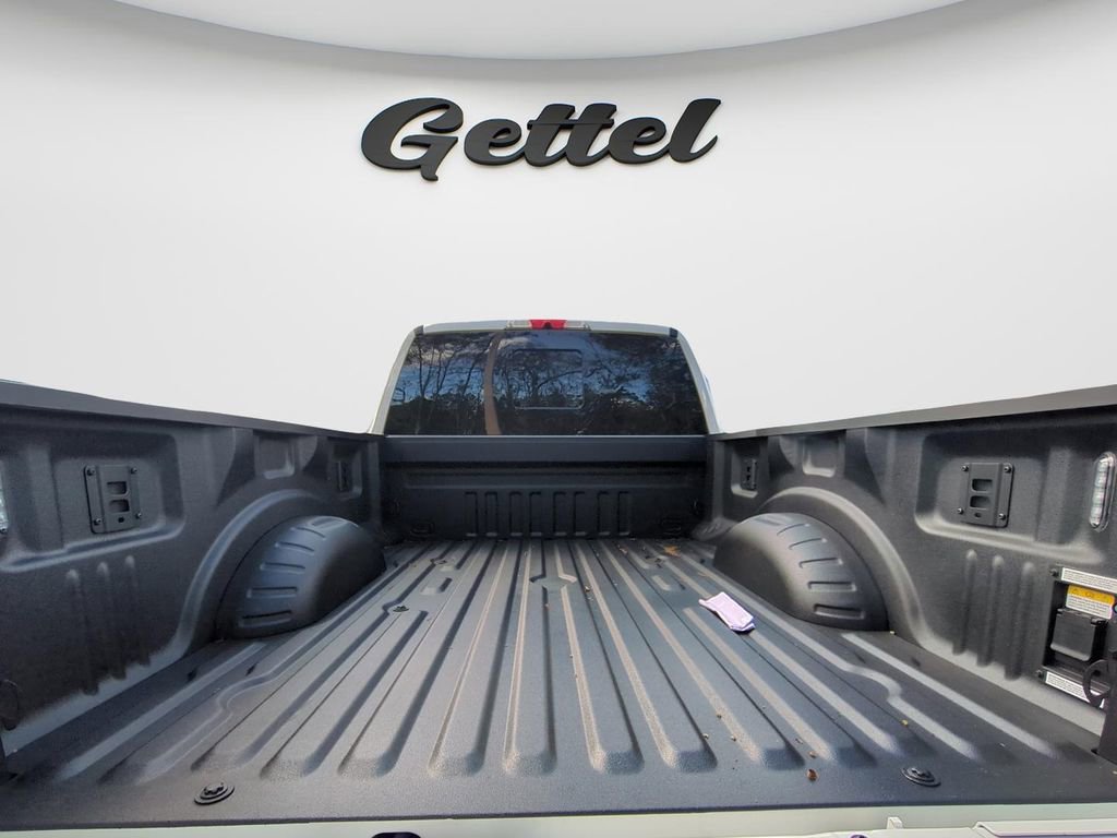 Used 2025 Ford F250 Platinum image 11
