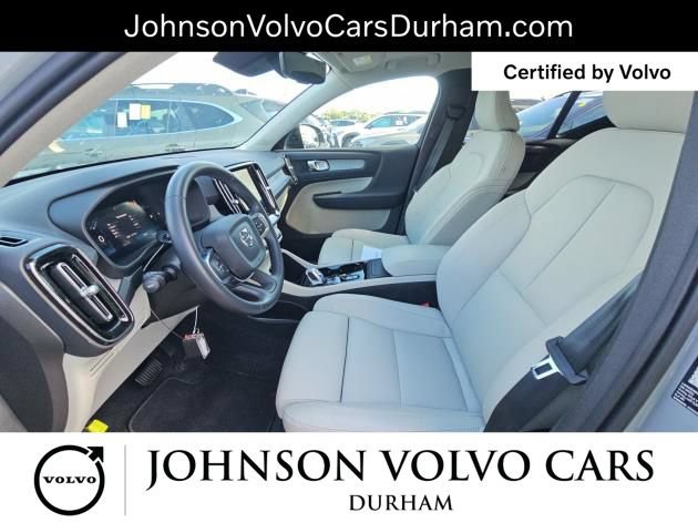 Used 2026 Volvo XC40 B5 Plus AWD/4WD image 8