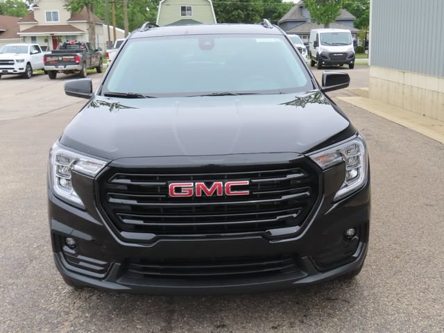 Used 2024 GMC Terrain SLT w/ Elevation Edition AWD/4WD image 10