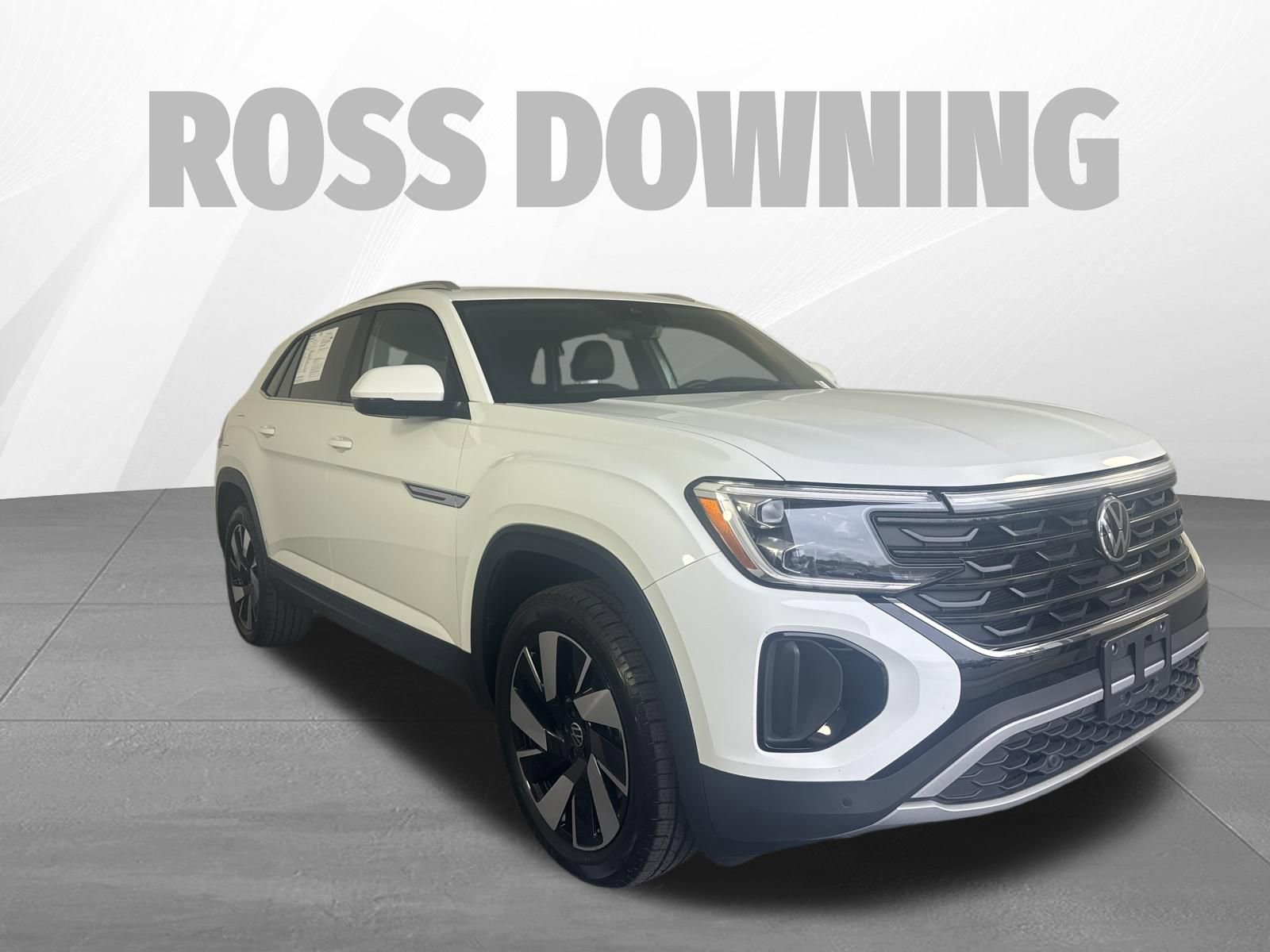Used 2025 Volkswagen Atlas Cross Sport SE image 3
