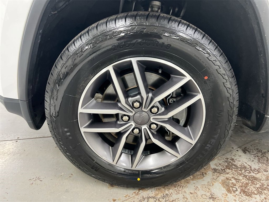 Used 2022 Jeep Grand Cherokee Limited w/ Tech Group image 28