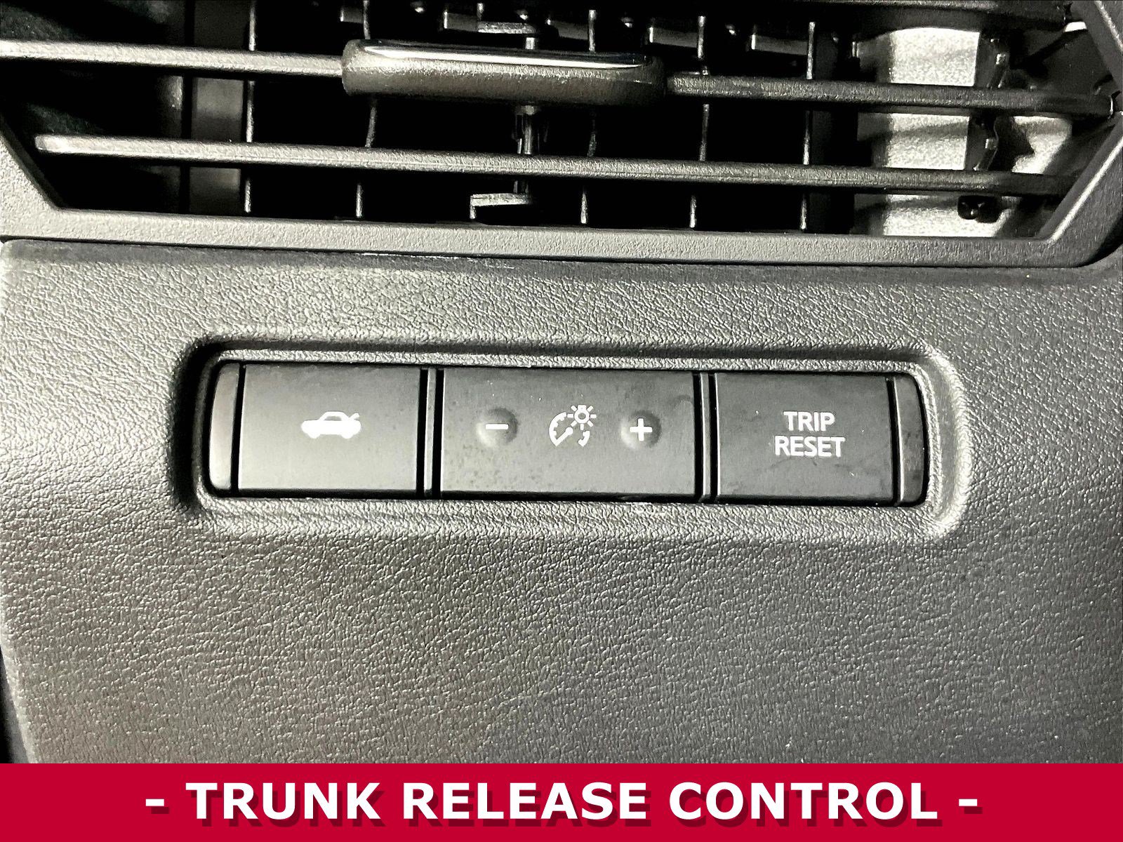 Certified 2022 Nissan Altima 2.5 SR FWD image 36