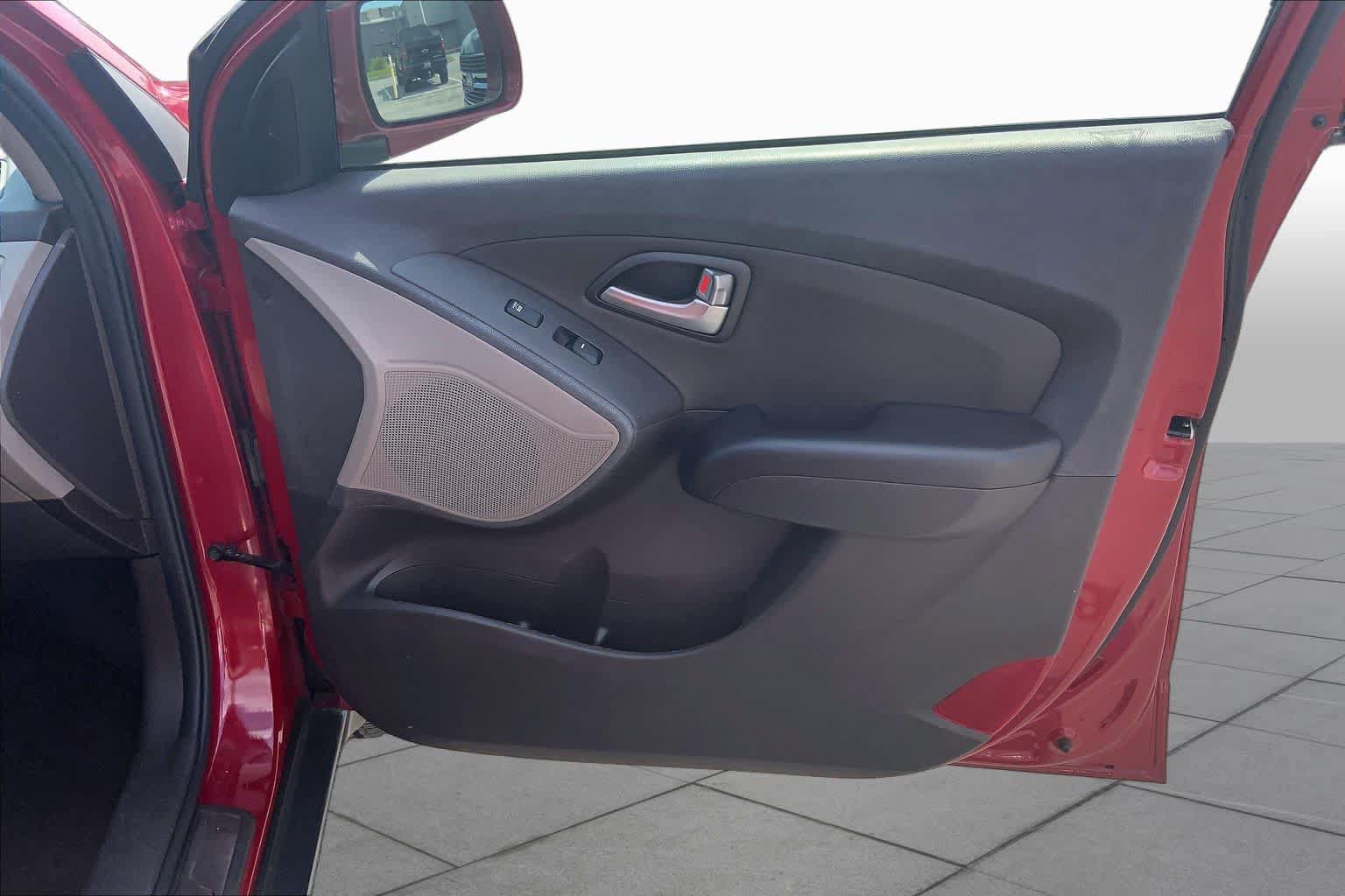 Used 2013 Hyundai Tucson Limited FWD image 23