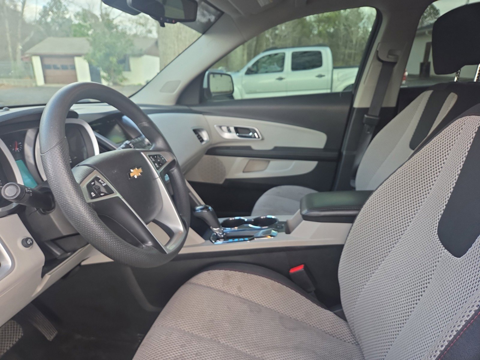 Used 2017 Chevrolet Equinox LT FWD image 9