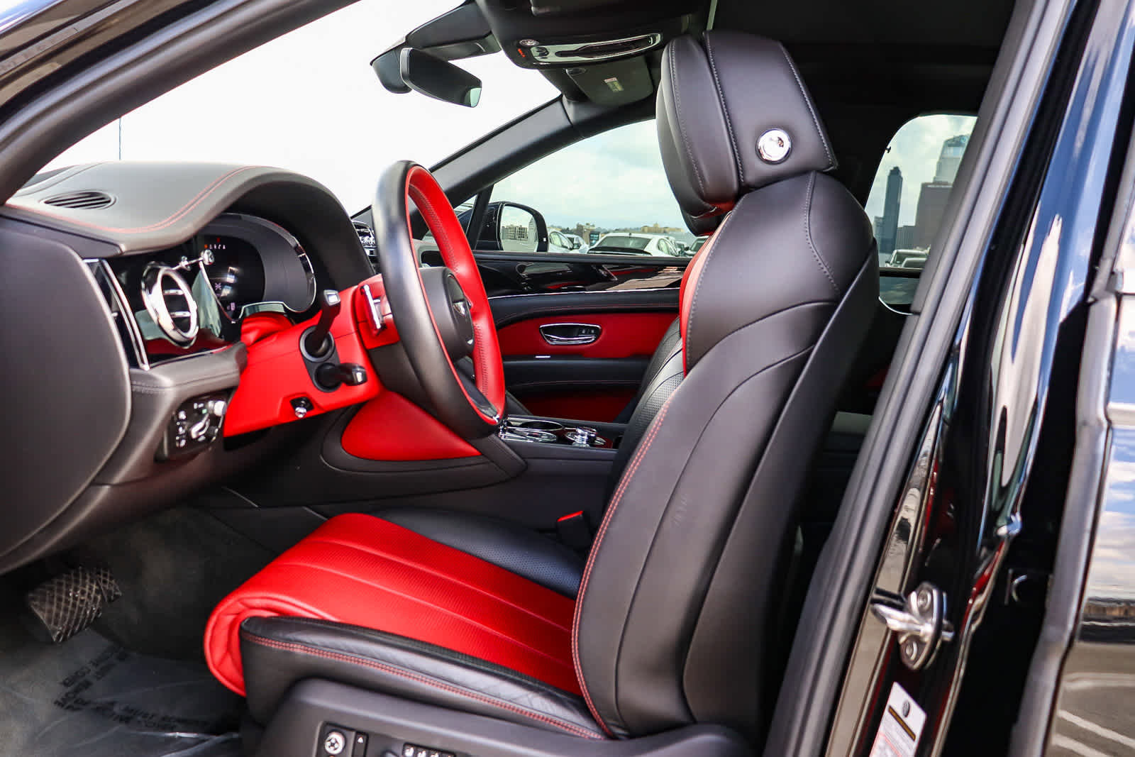 Used 2021 Bentley Bentayga image 25