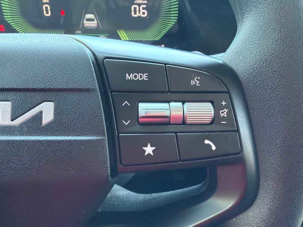 Used 2025 Kia K4 FWD image 6