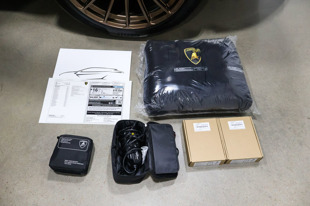 Used 2024 Lamborghini Urus Performante AWD/4WD image 74
