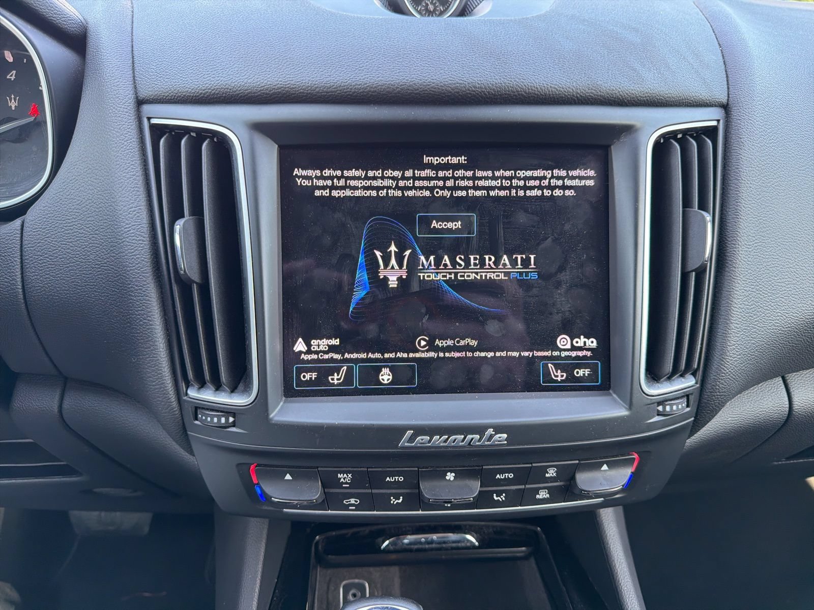 Used 2020 Maserati Levante AWD/4WD image 10