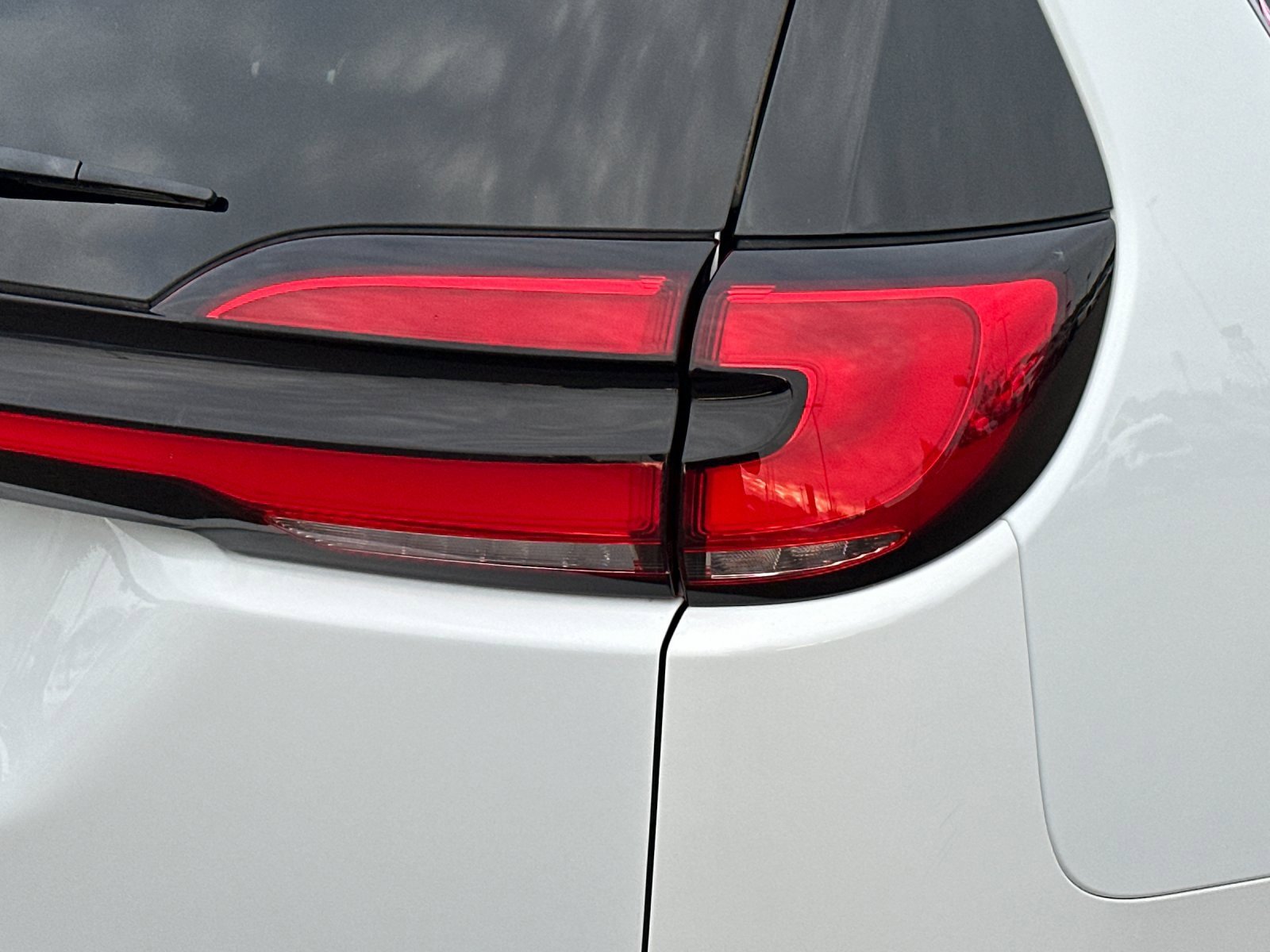 Used 2023 Chrysler Pacifica Touring-L image 26