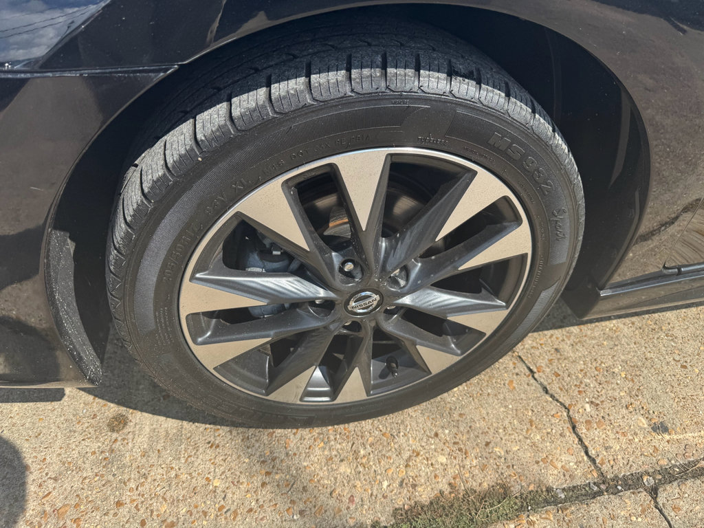 Used 2019 Nissan Sentra SR w/ Exterior Package image 9