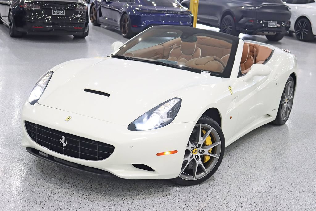 Used 2011 Ferrari California RWD image 7