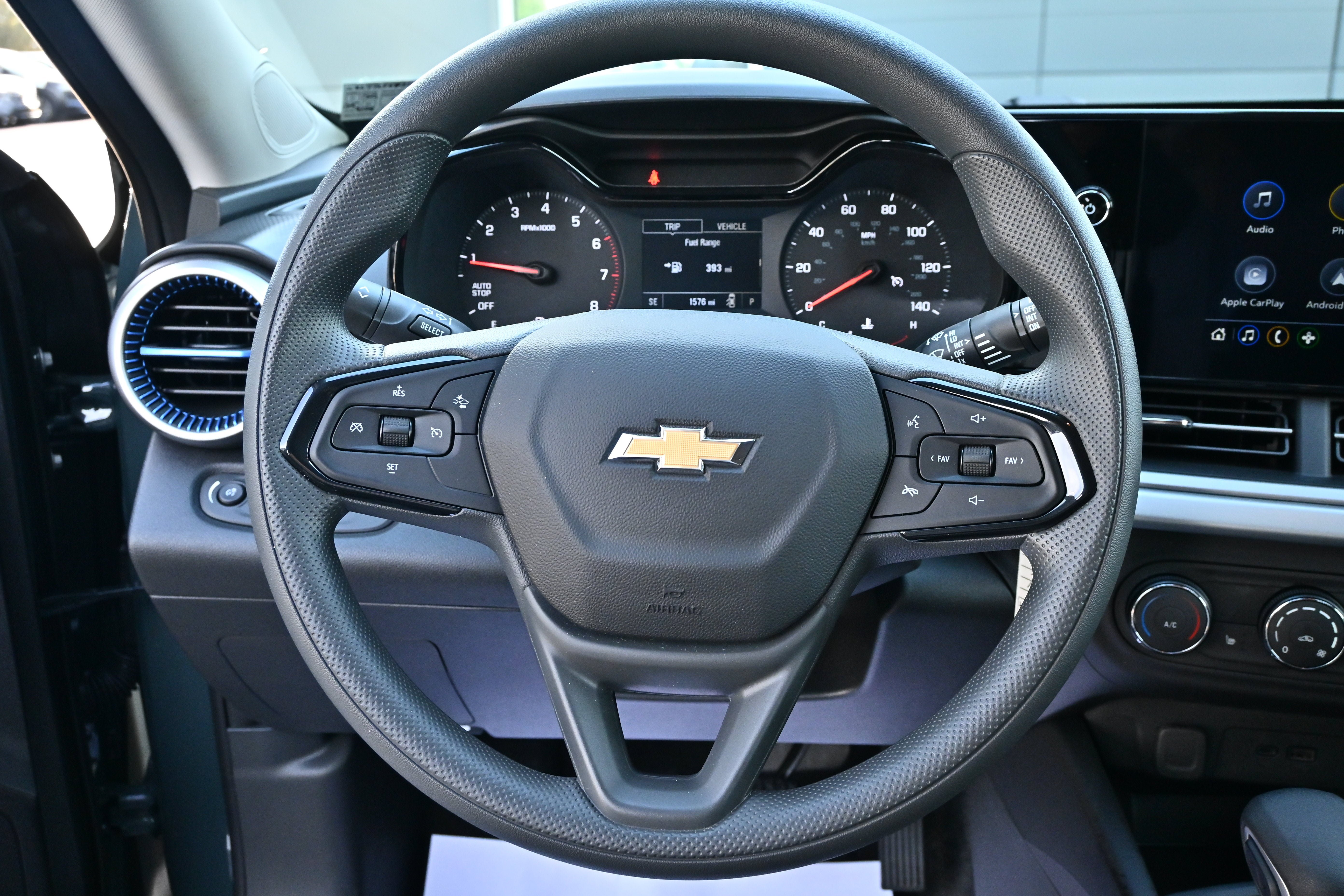 Used 2026 Chevrolet Trax LS w/ LS Convenience Package FWD image 15