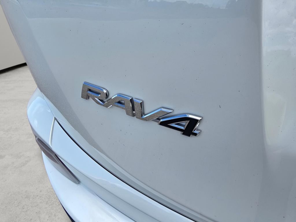 Used 2018 Toyota RAV4 Limited w/ Advanced Technology Package AWD/4WD image 29