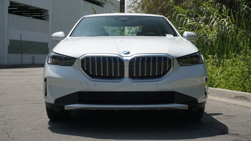 New 2025 BMW 530i image 3