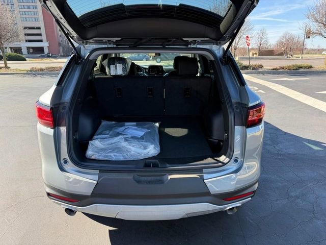 Used 2025 Chevrolet Blazer LT image 6