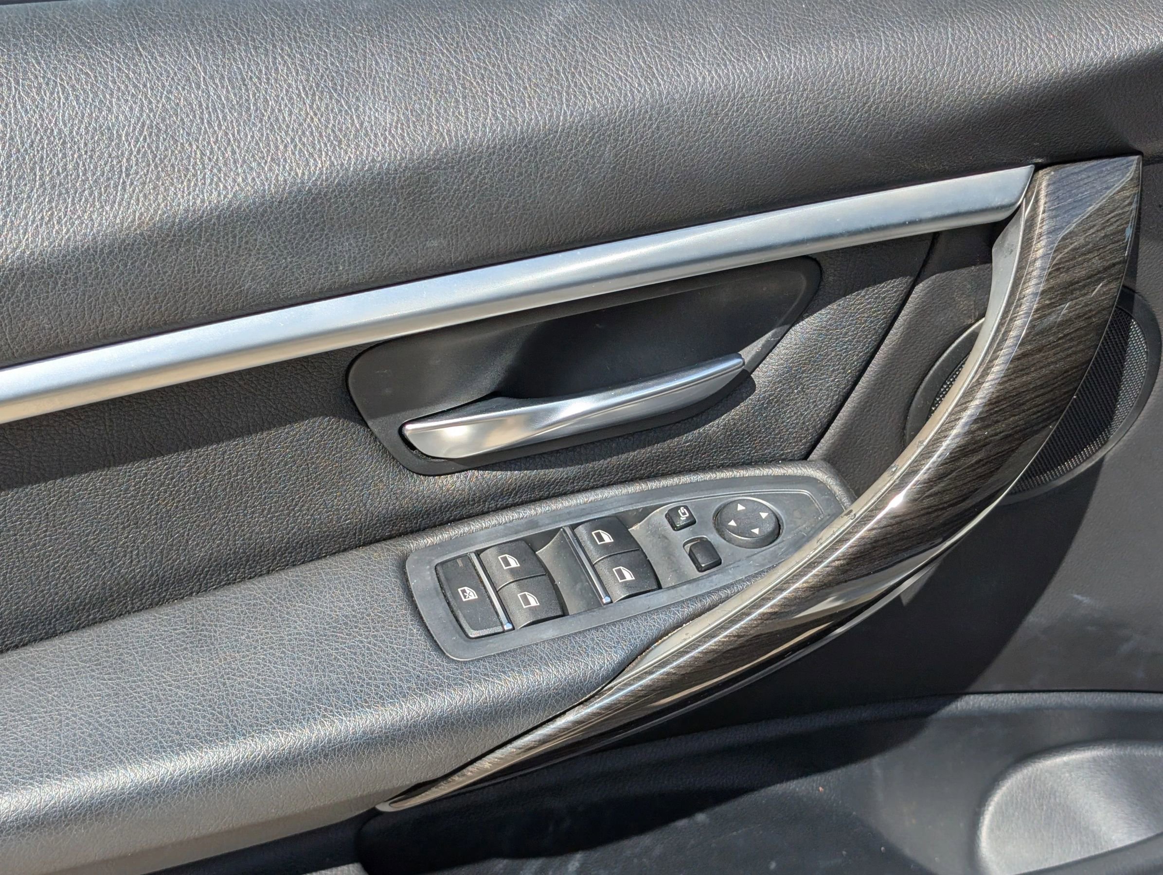 Used 2018 BMW 330i Sedan RWD image 15