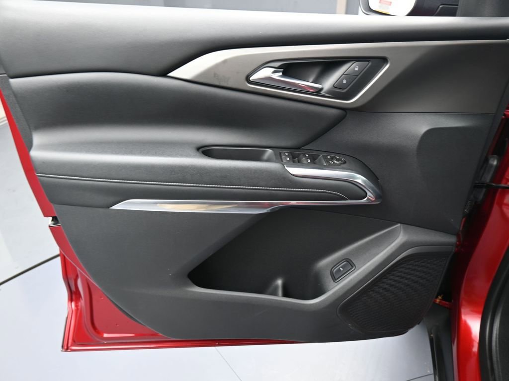 Used 2024 Chevrolet Traverse LT FWD image 13