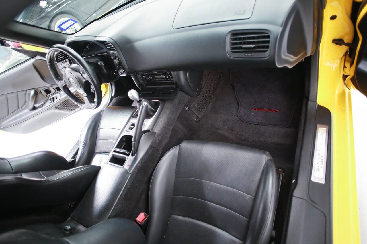 Used 2001 Honda S2000 image 17