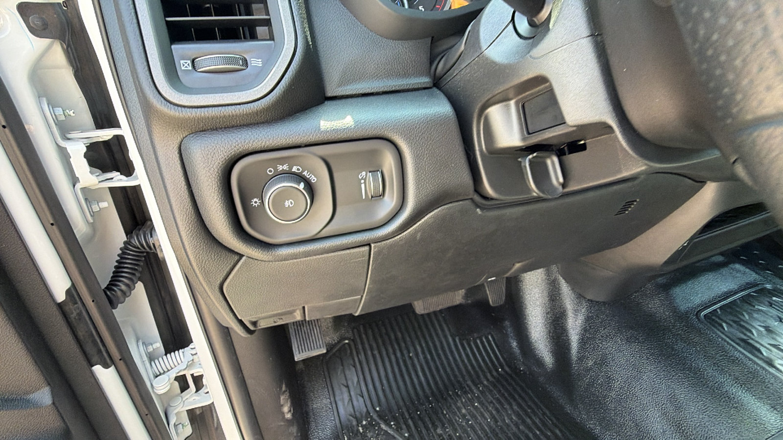 New 2026 RAM 5500 Tradesman w/ Chrome Appearance Group AWD/4WD image 22