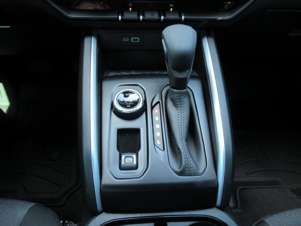 Used 2024 Chevrolet Colorado Trail Boss w/ Technology Package image 27