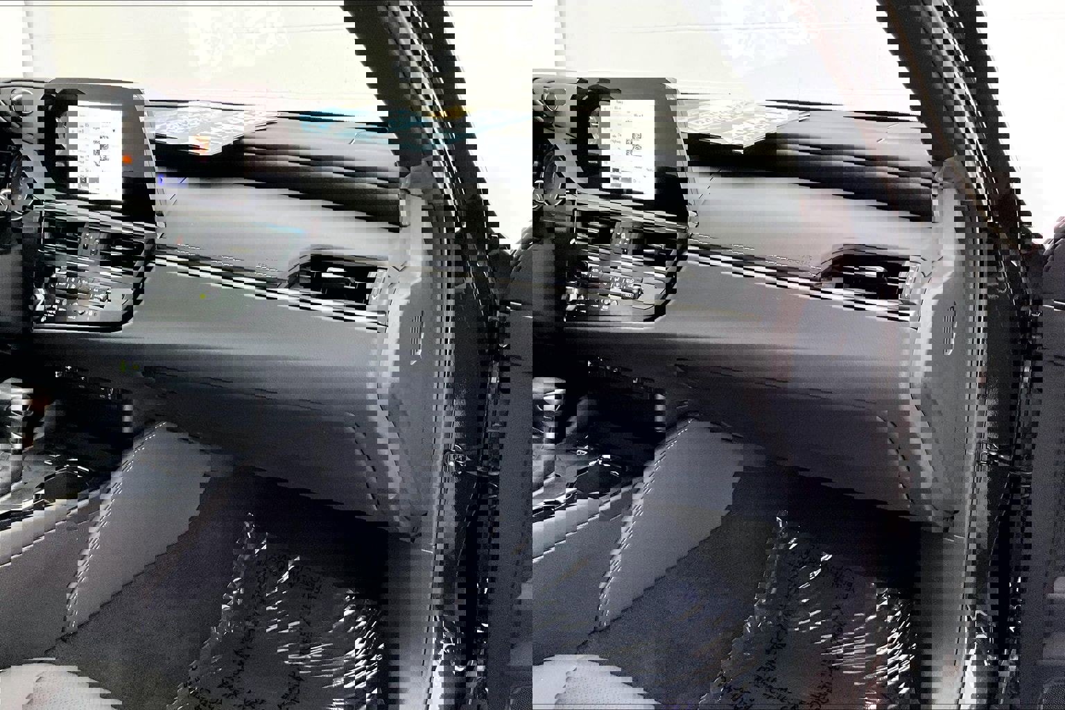 Used 2025 Lexus ES 300h w/ Premium Package image 19