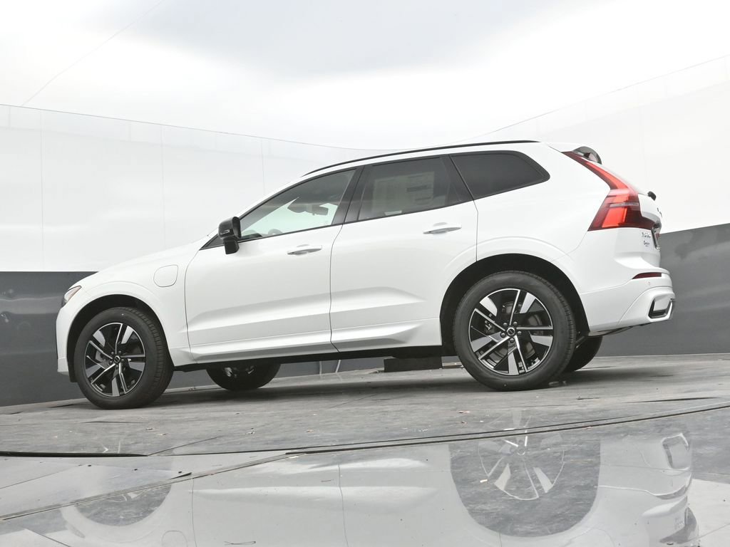 New 2026 Volvo XC60 T8 Core w/ Climate Package image 33