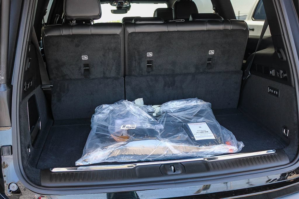 New 2026 Jeep Grand Wagoneer Summit w/ HD Trailer Tow Package AWD/4WD image 27