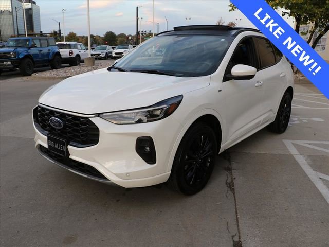 Used 2024 Ford Escape ST-Line Elite w/ Premium Technology Package image 2