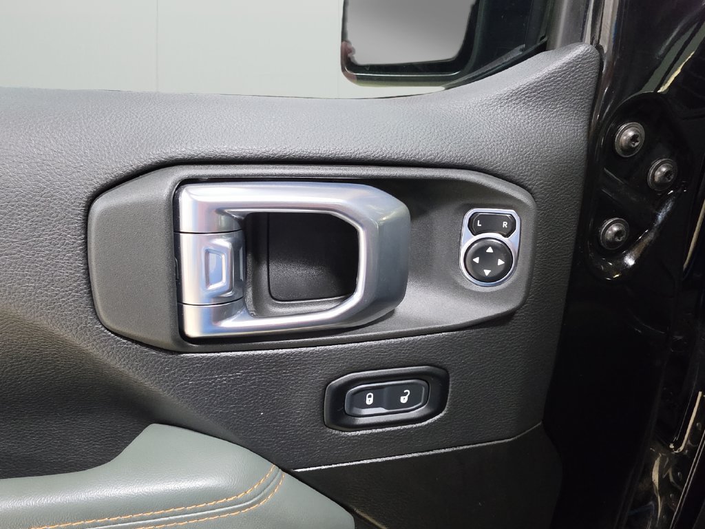 Used 2024 Jeep Gladiator Mojave AWD/4WD image 15