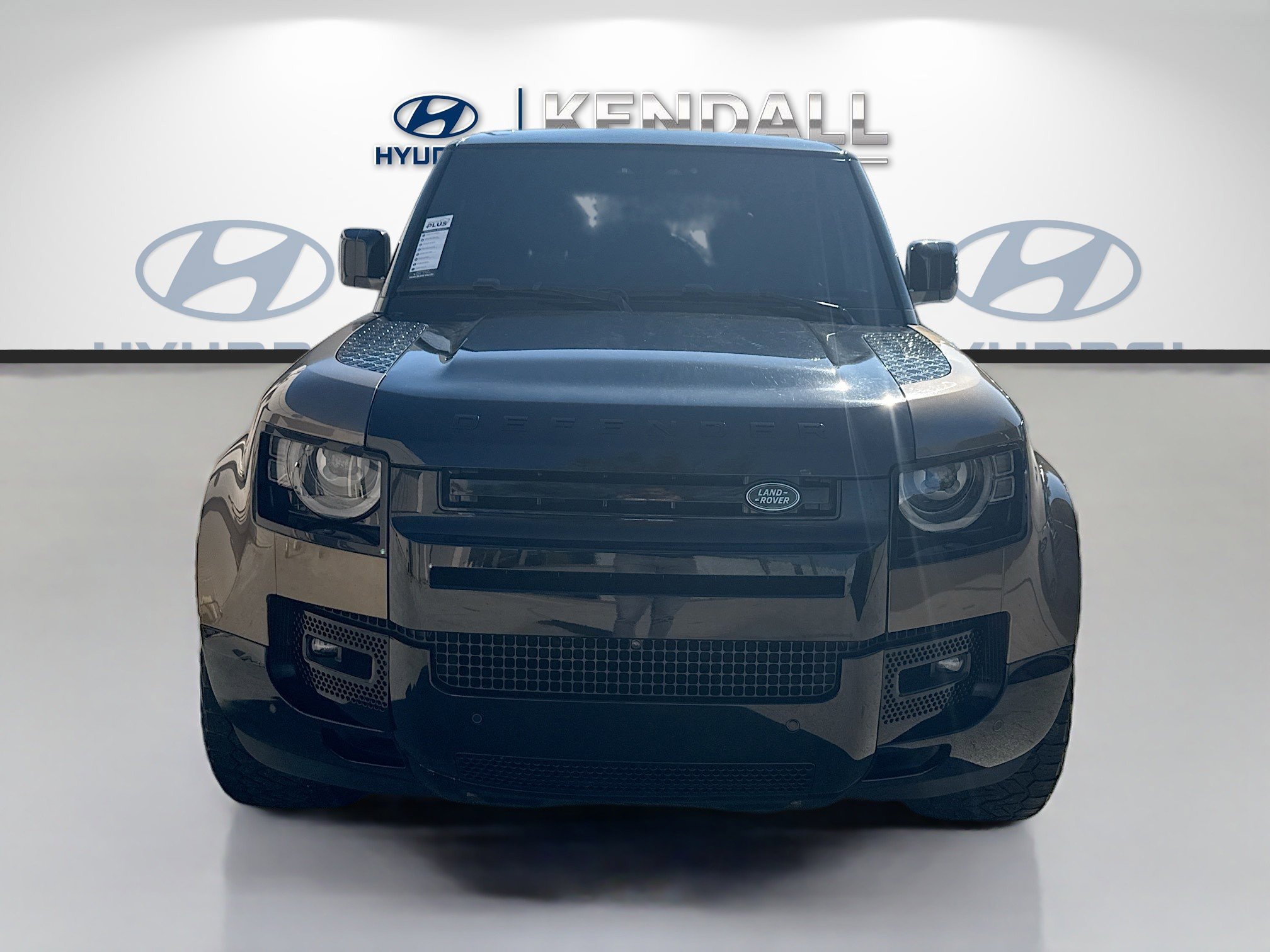 Used 2023 Land Rover Defender 110 X image 2