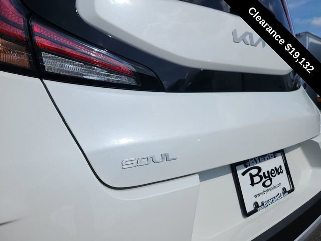 Used 2024 Kia Soul EX w/ Option Group 015 FWD image 12