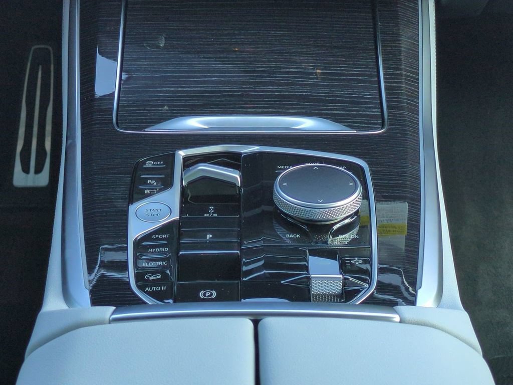 New 2026 BMW X5 xDrive50e w/ M Sport Package AWD/4WD image 19