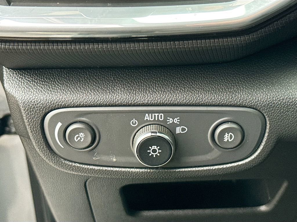 Used 2023 Chevrolet TrailBlazer LT w/ Convenience Package image 22