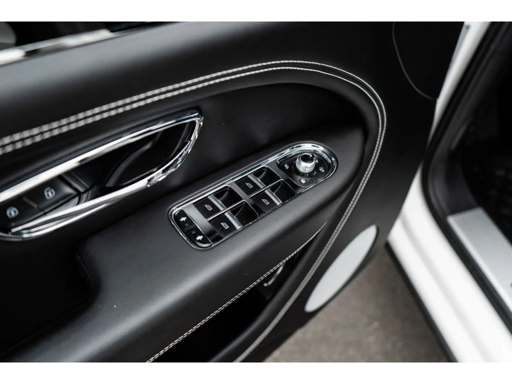 Certified 2022 Bentley Bentayga image 25