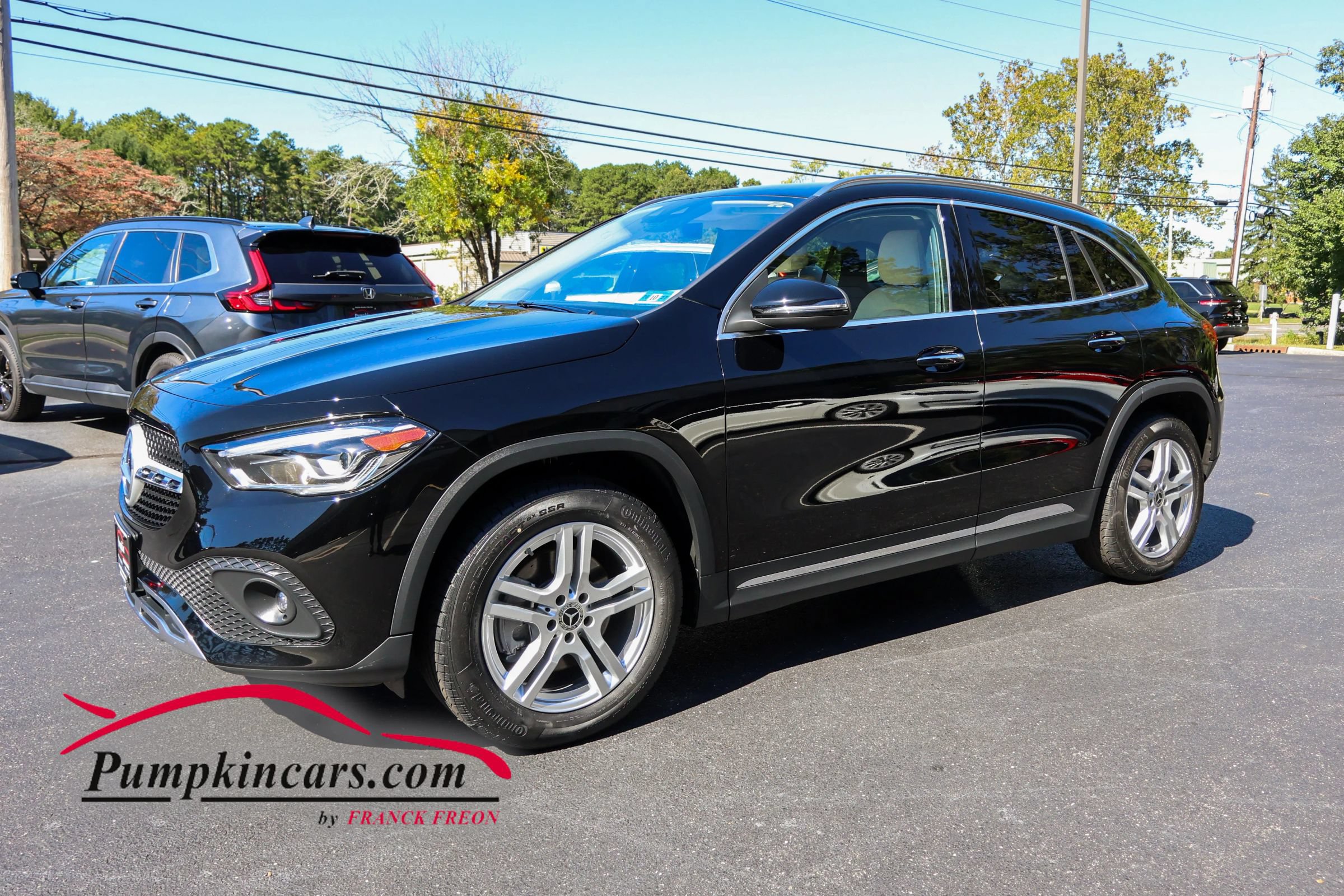 Used 2021 Mercedes-Benz GLA 250 4MATIC w/ Premium Package image 3