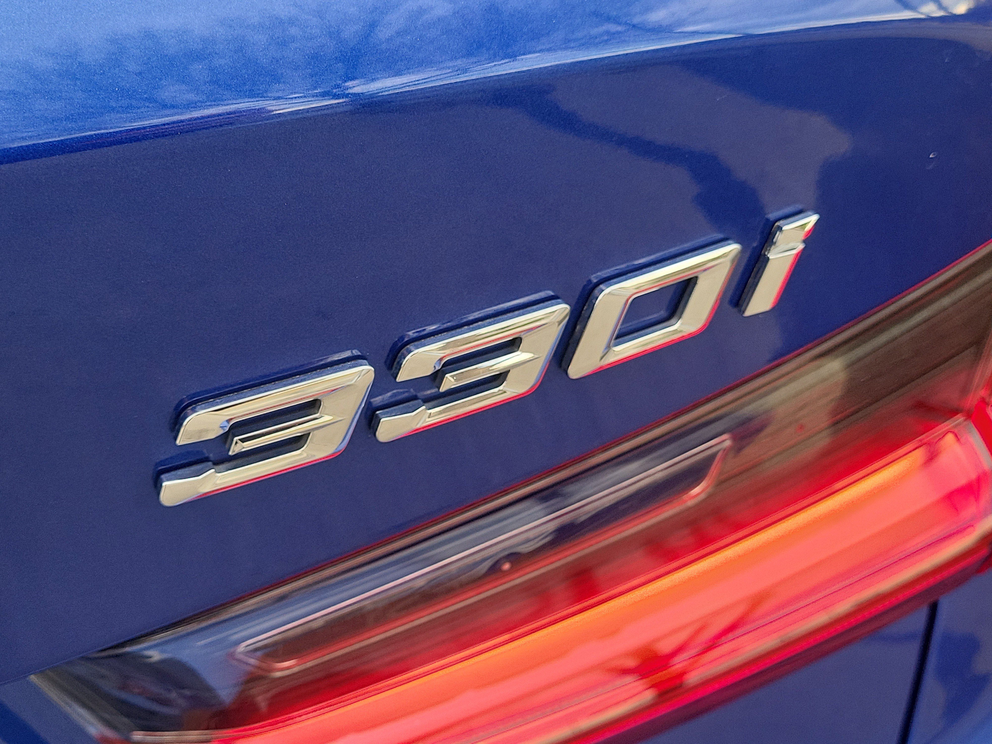 Used 2021 BMW 330i Sedan w/ M Sport Package image 8