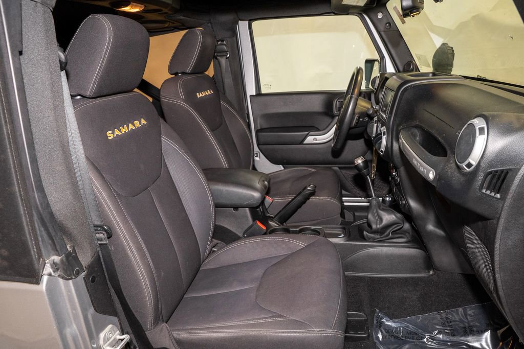 Used 2013 Jeep Wrangler Sahara image 9