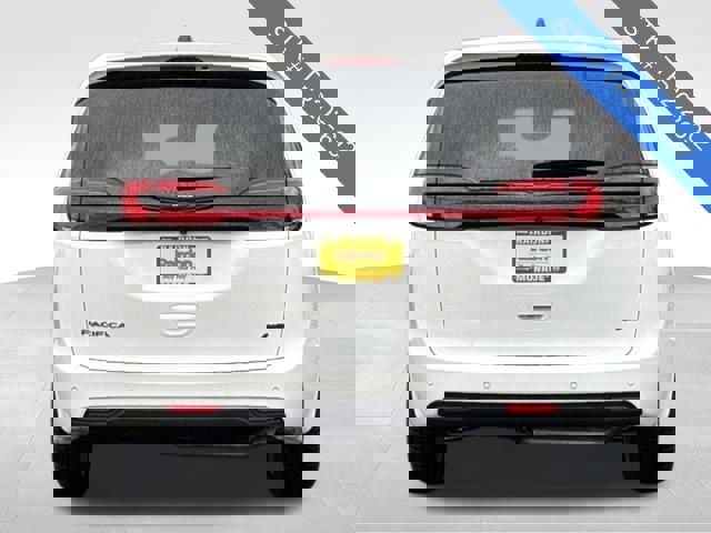 New 2026 Chrysler Pacifica Select image 5