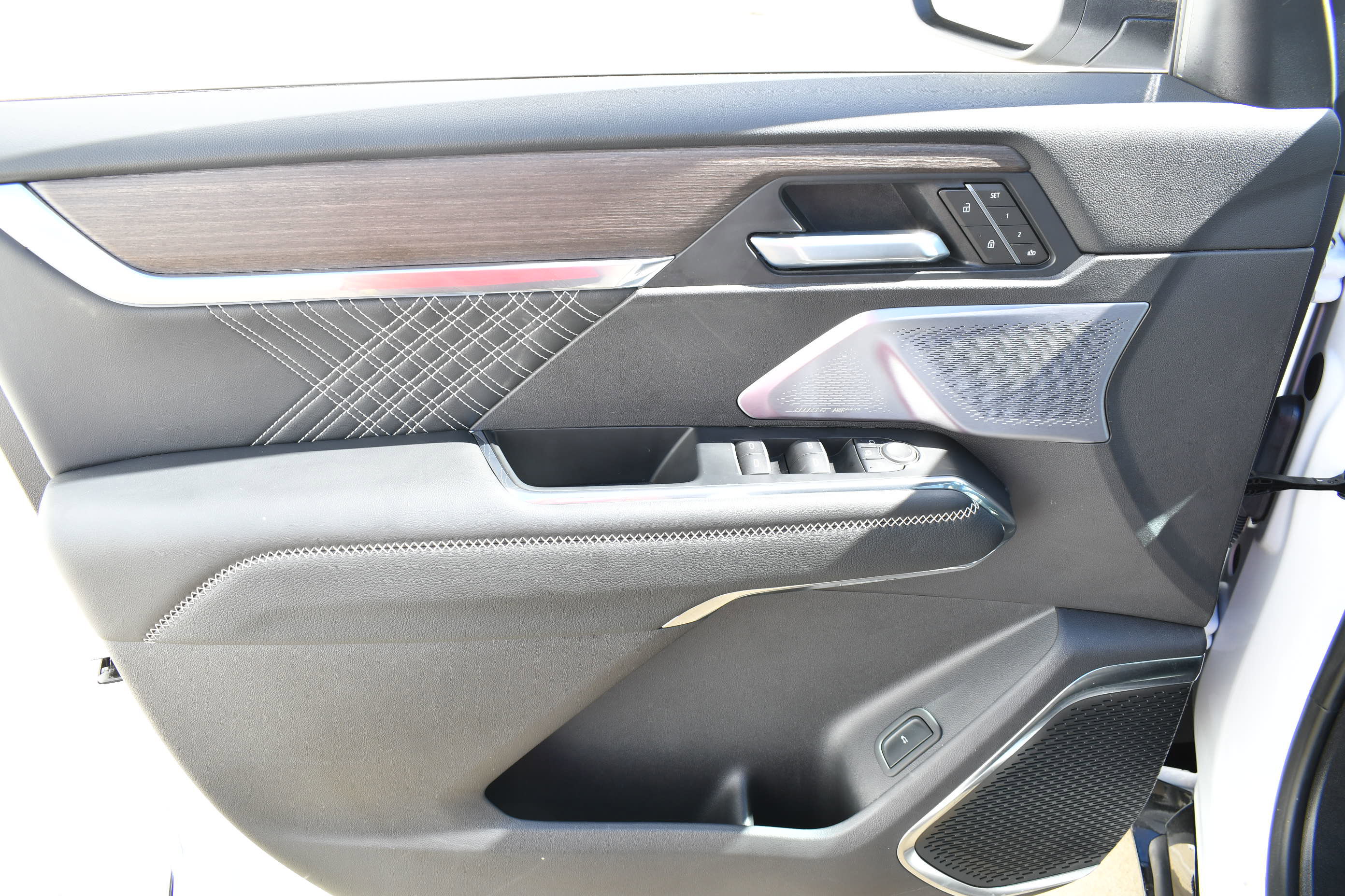 Used 2025 GMC Acadia Denali w/ Super Cruise Package image 10