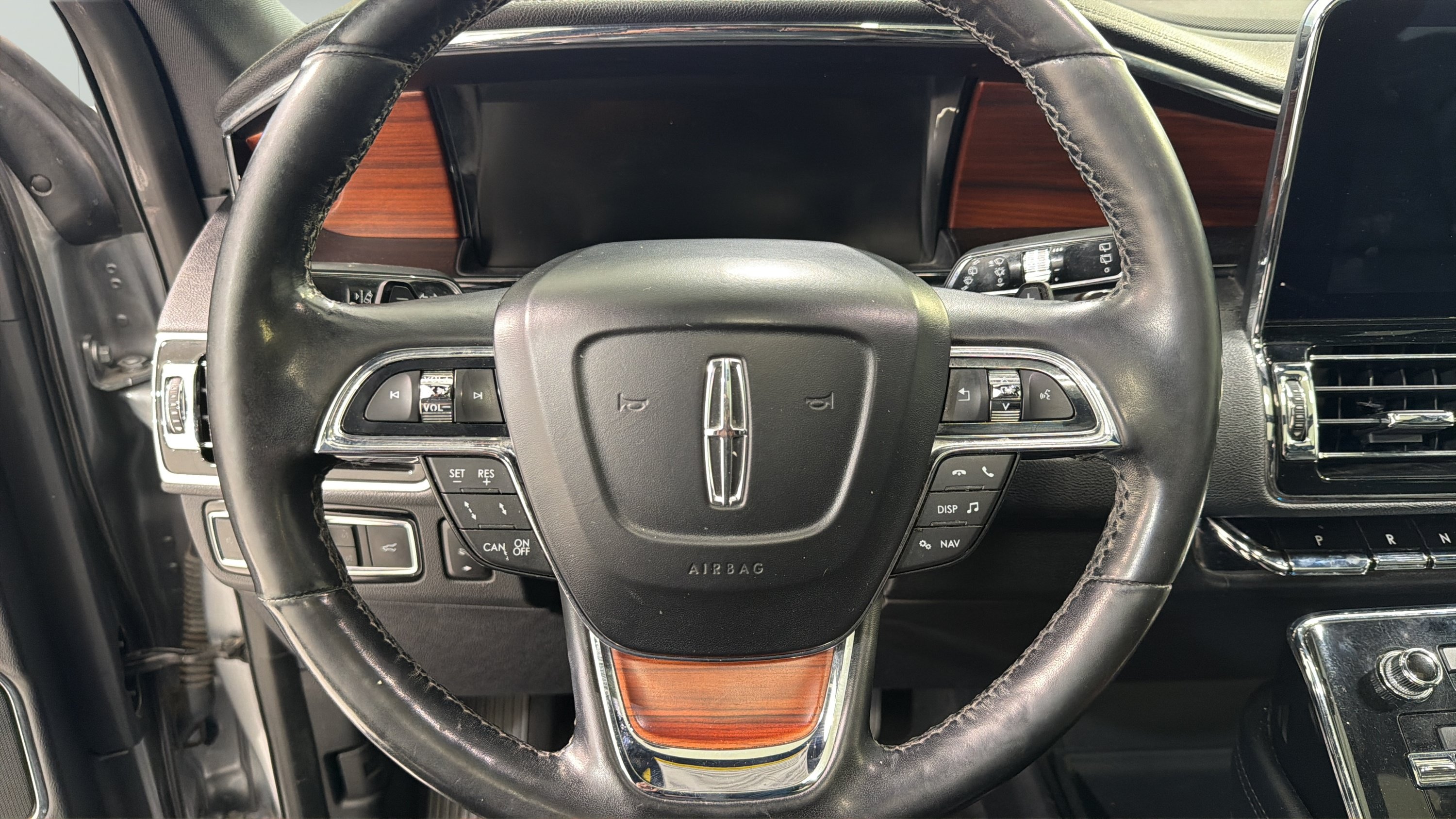 Used 2020 Lincoln Navigator L Reserve RWD image 12