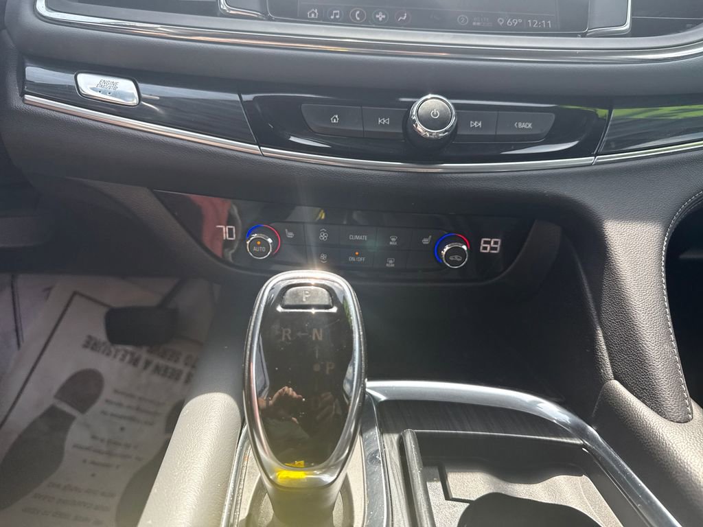 Used 2021 Buick Enclave Essence image 21